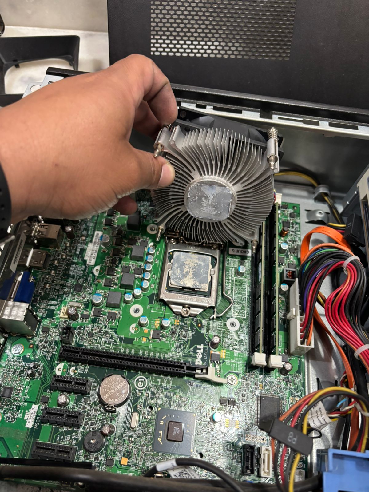 Upgrade e manutenção de hardware em escritório